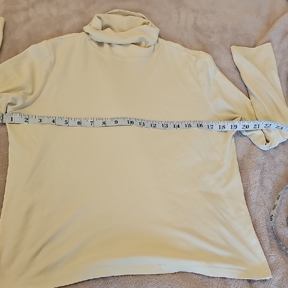 L.L. Bean Women's Turtleneck Supima Cotton Size M - Picture 4 of 5